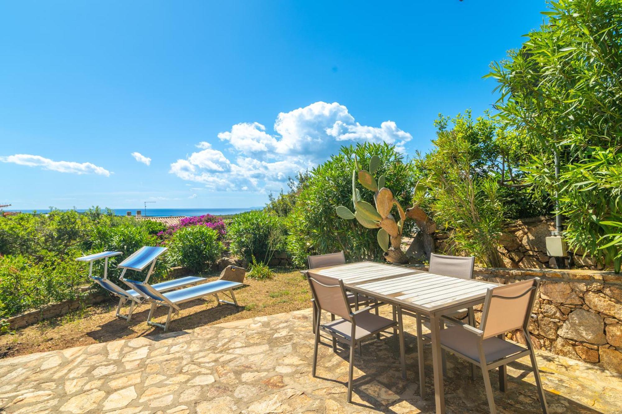 Villa Vista Mare Cala Ginepro Punta Molara Exterior photo